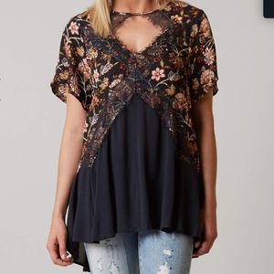 Daytrip Lace Floral Top sz S